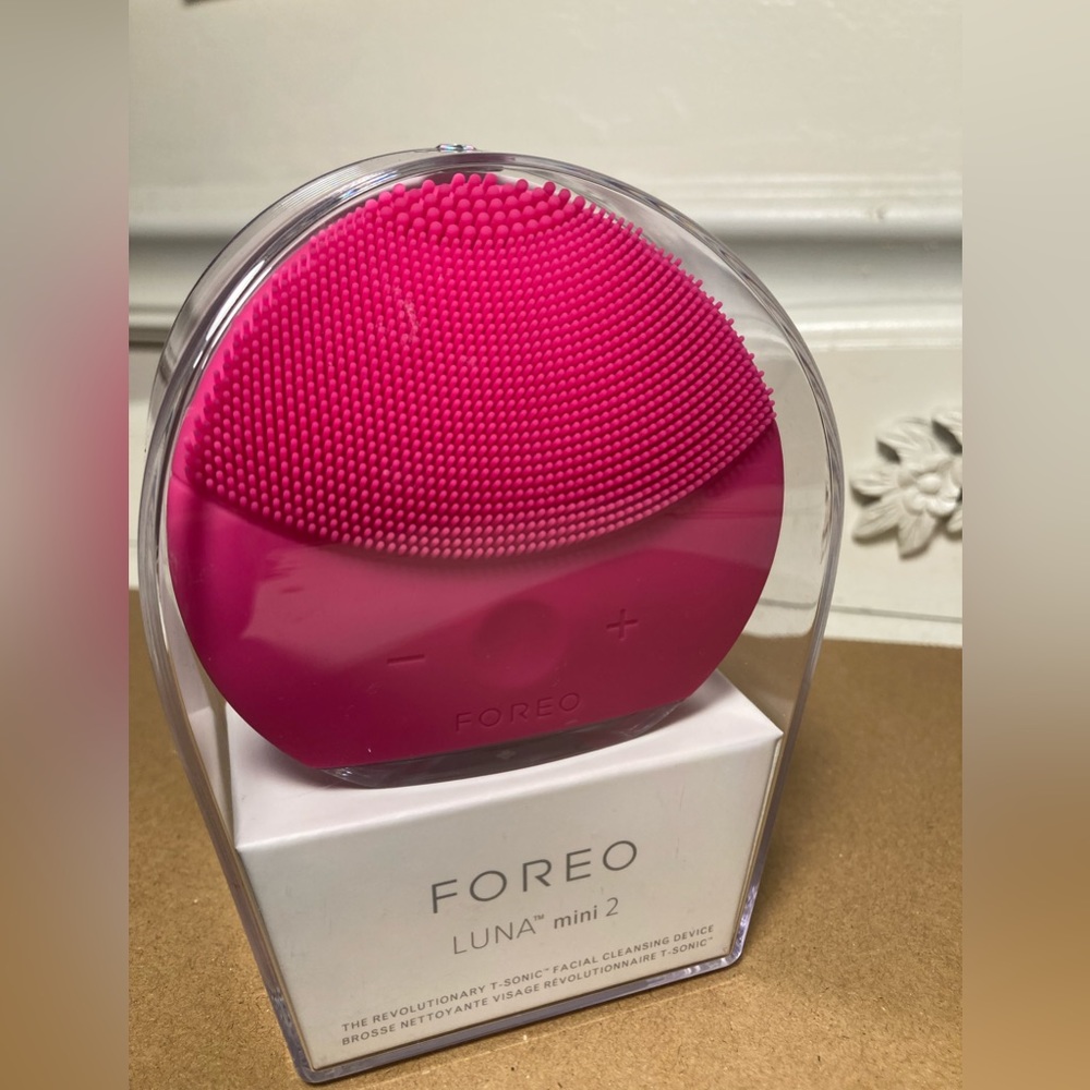 FOREO LUNA MINI 2 brand new never opened or used.